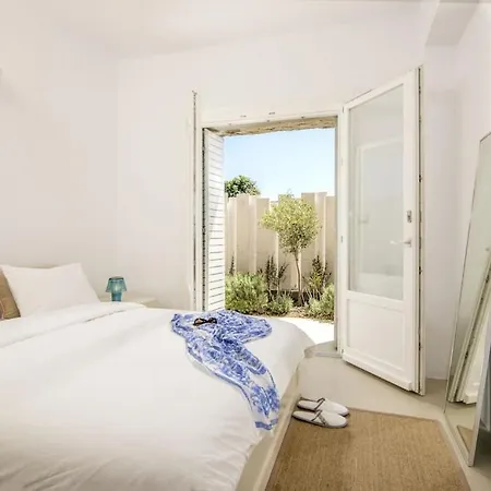 Ostraco, Beachfront House 50m From The Villa