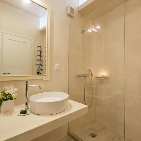 Villa Ostraco, Beachfront House 50m From The *